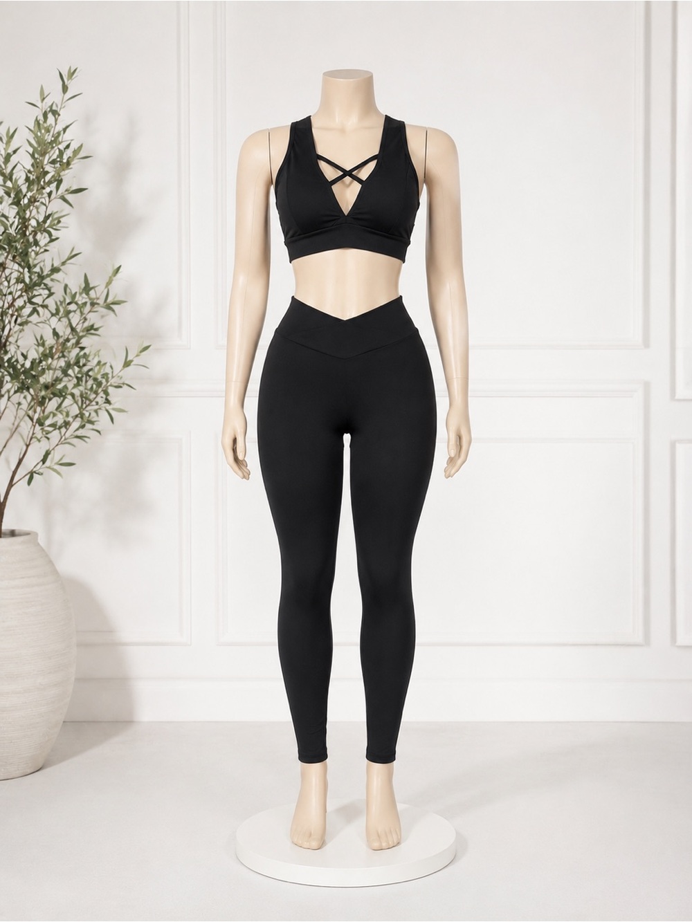 High-Waist Scrunch Leggings in Black